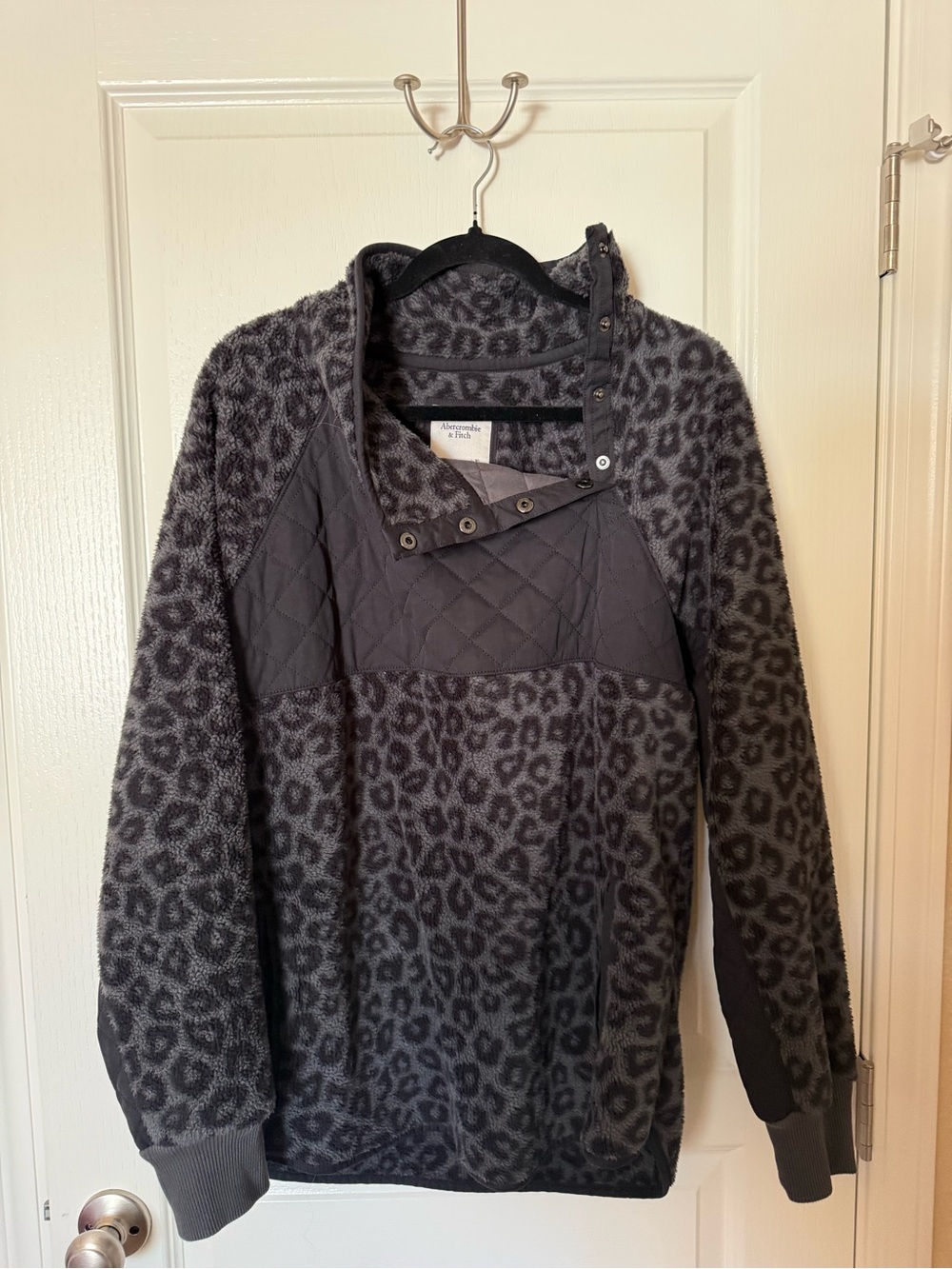 Abercrombie & Fitch Charcoal Grey Quilted Snap Jacket - Picture 4 of 4